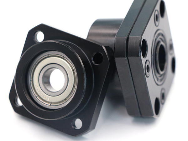 How to regularly check and adjust the gap between screw and support seat 